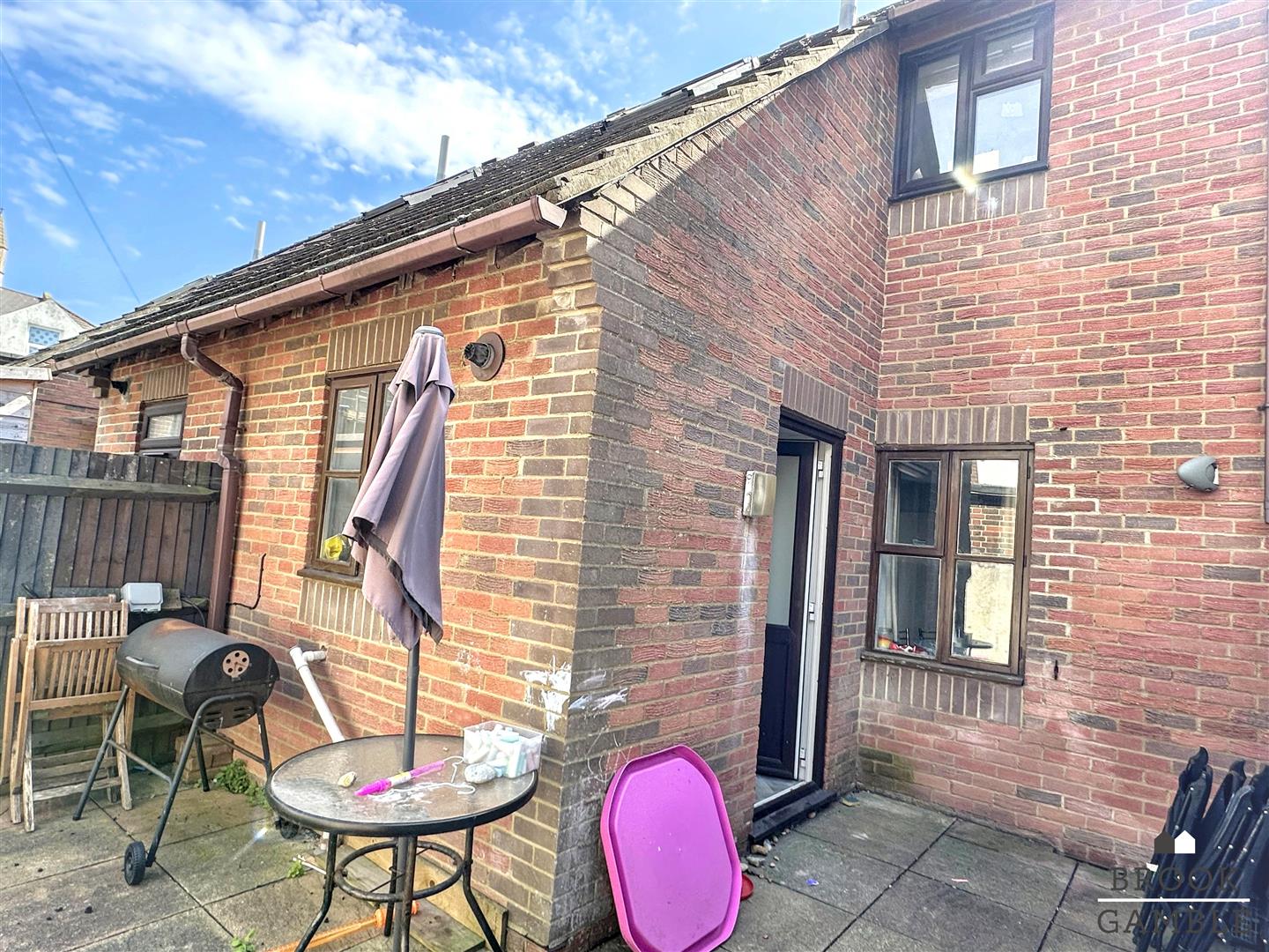 2 Bedroom House - Mid Terrace. Springfield Road in Eastbourne,  13